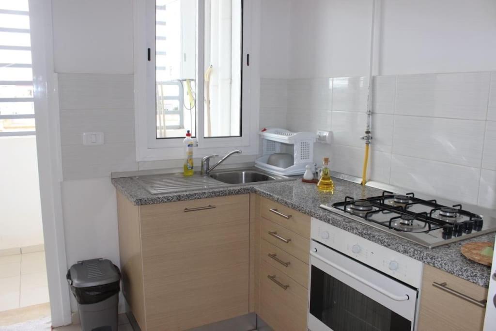 Appartement Simple Et Propre 스팍스 외부 사진